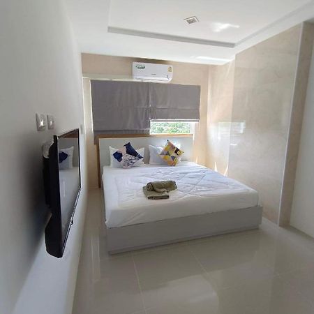 Trio Gems Condo, Pattaya Thailand Джомтьен Экстерьер фото