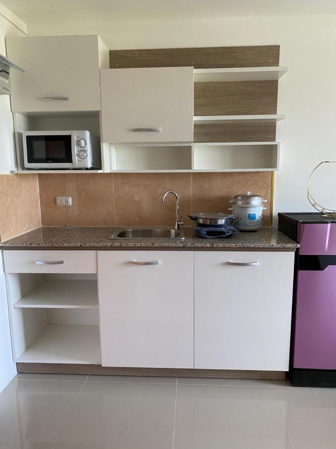 Trio Gems Condo, Pattaya Thailand Джомтьен Экстерьер фото