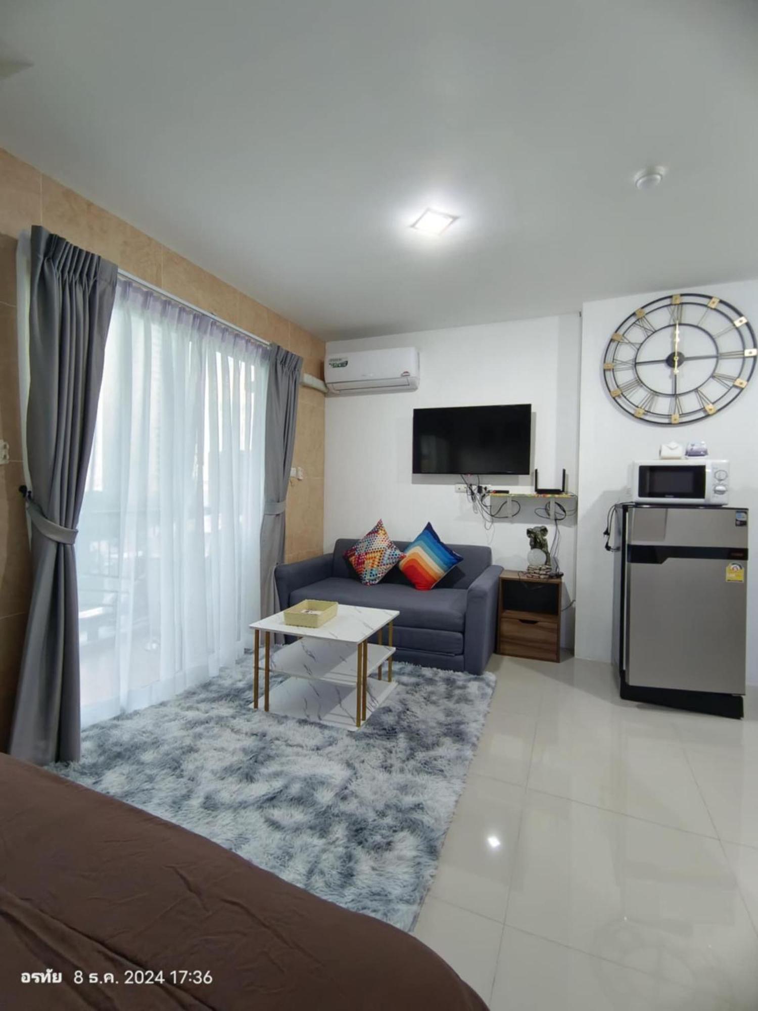 Trio Gems Condo, Pattaya Thailand Джомтьен Экстерьер фото